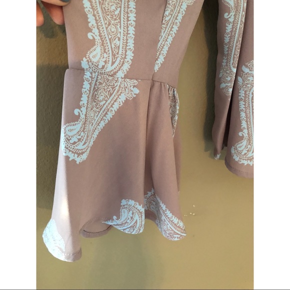 1 SMALL LEFT Off the shoulder paisley cami top - Picture 5 of 7